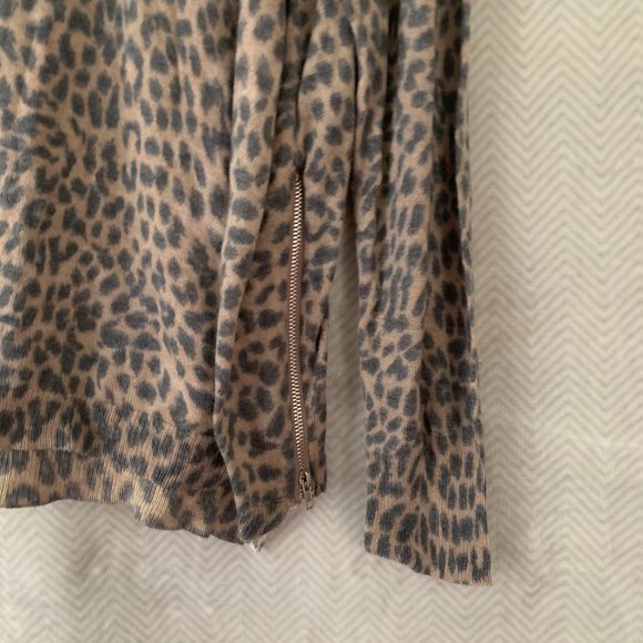 Leopard Lightweight Sweater - Picture 4 of 4